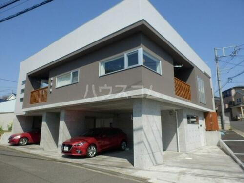 神奈川県伊勢原市石田 2階建