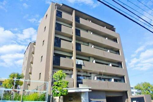 ラフィーネ　ラフォーレ 6階建
