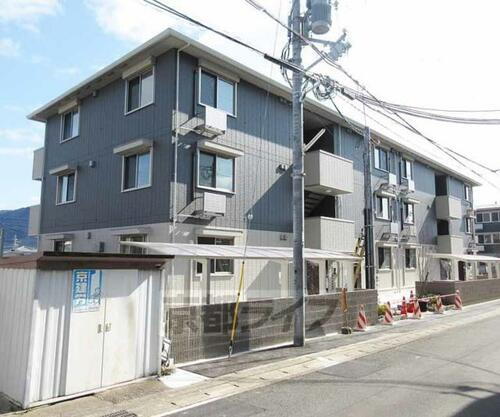 フロレゾン北花山Ａ 3階建