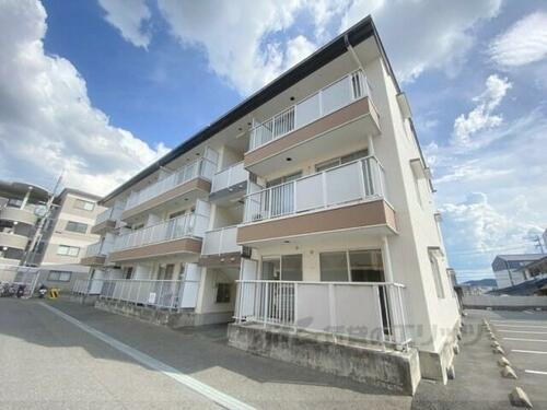 滋賀県大津市大萱４丁目 3階建 築32年12ヶ月