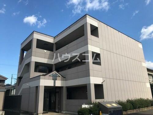 プロニティトリイ 3階建
