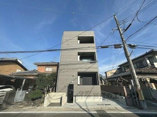 京都府京都市伏見区淀下津町 築1年未満 3階建