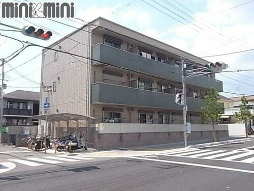 兵庫県西宮市段上町１丁目 3階建