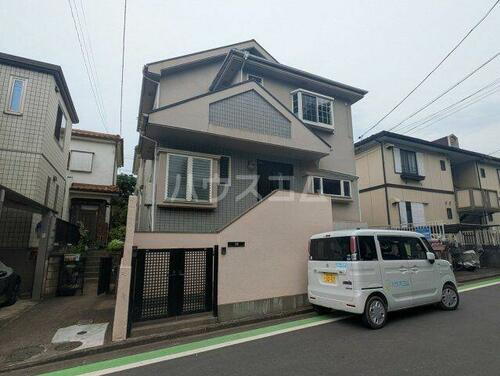 所沢市東所沢４丁目戸建 地上2階地下1階建