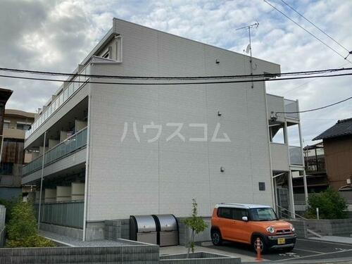 千葉県市川市関ケ島 3階建