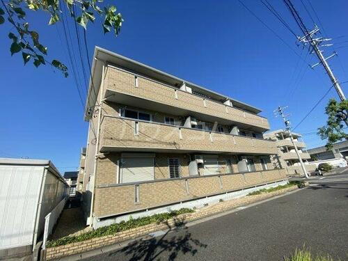愛知県安城市桜井町桜西一丁目 3階建