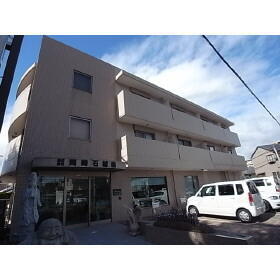 兵庫県西宮市北名次町 3階建