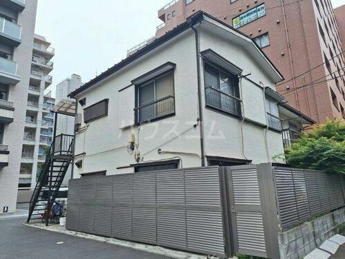 東京都府中市寿町１丁目 2階建
