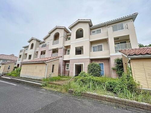 東京都町田市三輪緑山４丁目 3階建