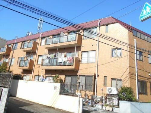 東京都世田谷区砧６丁目 3階建