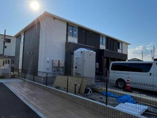 愛知県弥富市鯏浦町上本田 2階建