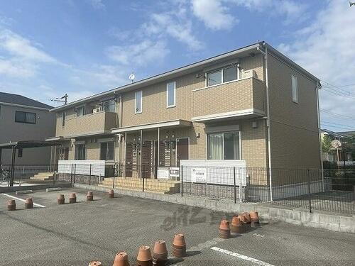 兵庫県伊丹市大野１丁目 築10年6ヶ月 2階建