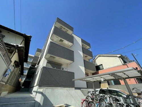 兵庫県尼崎市上ノ島町１丁目 3階建