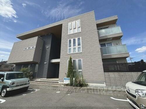 兵庫県伊丹市桜ケ丘８丁目 築4年5ヶ月 3階建