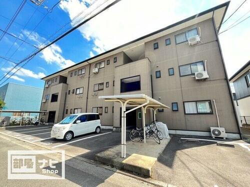 フォブール紅陽Ａ 3階建