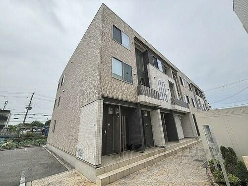 兵庫県伊丹市口酒井２丁目 築11年9ヶ月 3階建