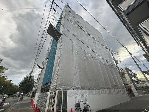 京都府京都市中京区西ノ京南円町  3階建