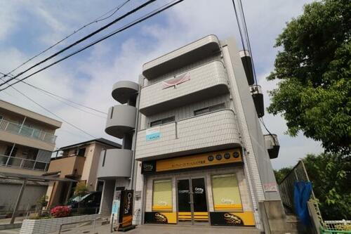 アクシスコート三島丘 3階建