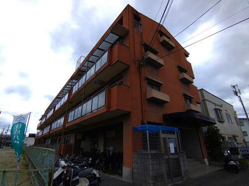 大阪府高槻市川添１丁目 4階建
