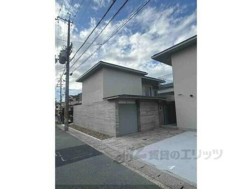 京都府京都市西京区桂上豆田町  2階建