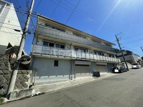 神奈川県綾瀬市早川城山５丁目 3階建 築13年2ヶ月