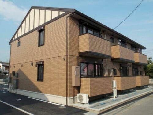 静岡県富士市今泉 2階建