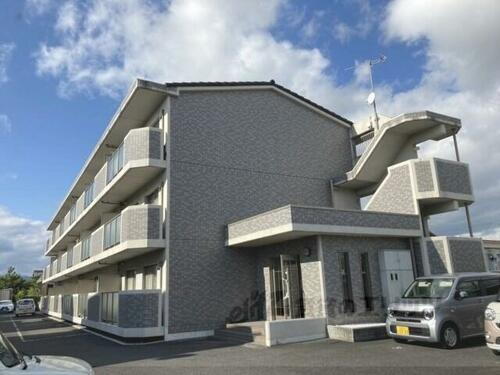 滋賀県草津市川原２丁目 築21年4ヶ月 3階建