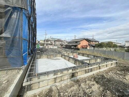 京都府木津川市木津清水  3階建