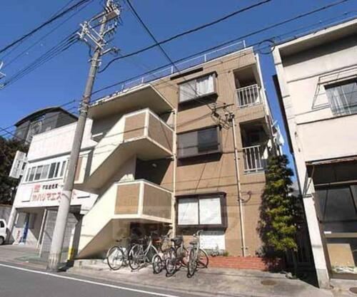 京都府京都市上京区上立売東町 3階建