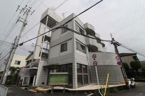 アンフィニィ西町２ 3階建