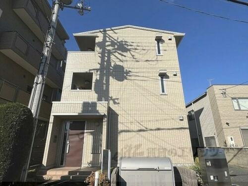 兵庫県伊丹市森本２丁目 築14年3ヶ月 3階建