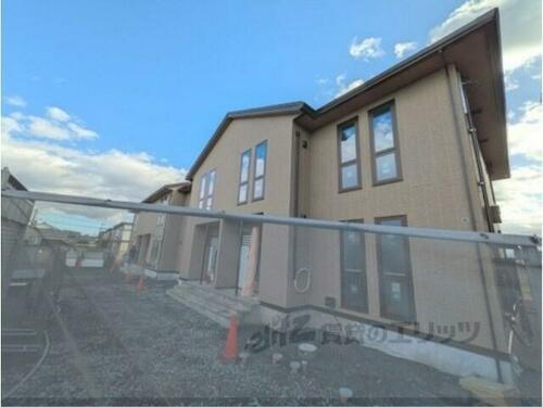 滋賀県大津市大萱５丁目  2階建