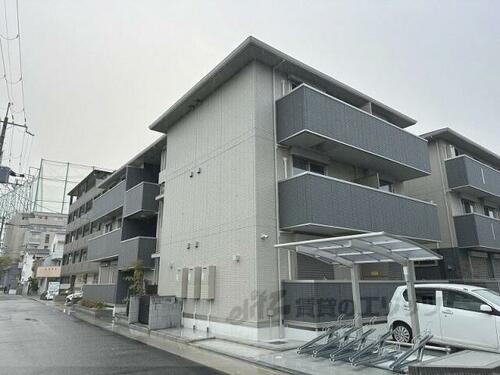 京都府京都市西京区桂北滝川町 3階建 