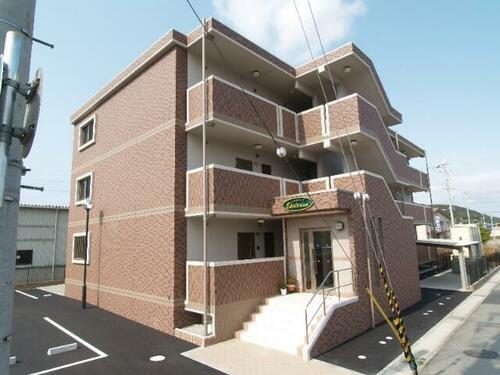 エカテリーナ 3階建
