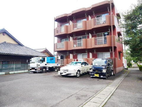 サンホープ・ミノベ 3階建