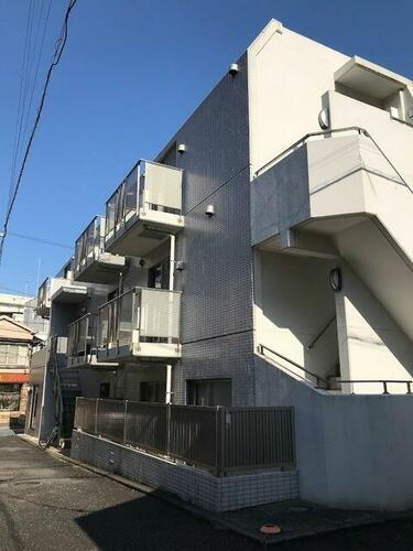 神奈川県横浜市中区石川町２丁目 3階建