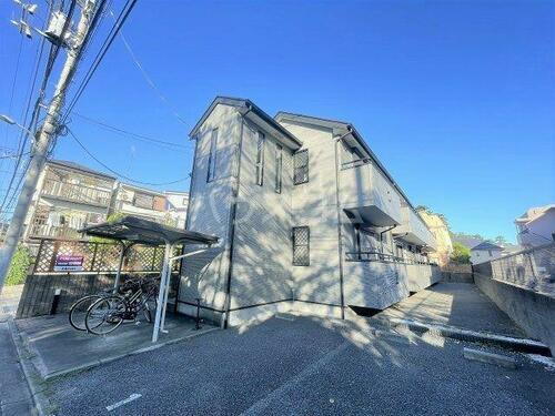 カーサ田園調布 地上2階地下2階建