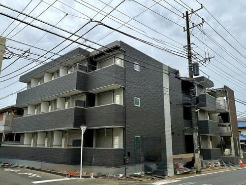 ウィンドテラス大久保Ⅱ 3階建