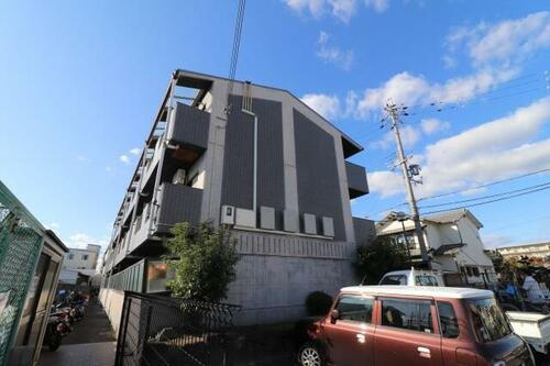アンフィニィ西町 3階建