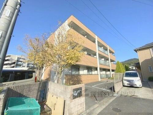 大阪府交野市森南１丁目 築16年10ヶ月 3階建