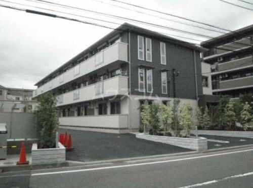 神奈川県横浜市港北区綱島東３丁目 3階建