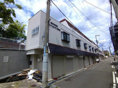総持寺駅前グリーンハイツ２号館 3階建