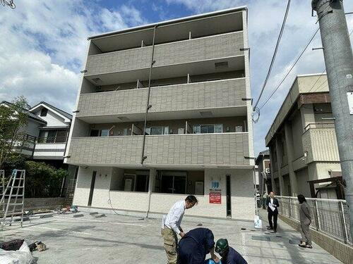 ウェルスクエア西宮北口 4階建
