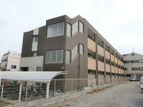 トレンヴィラ北摂 3階建