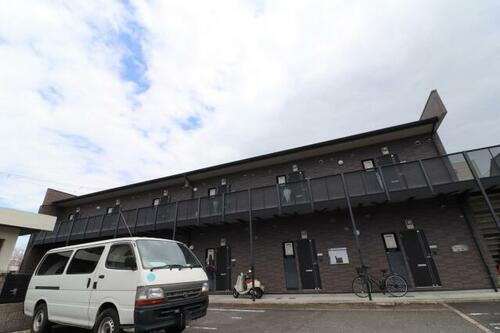 アンプルールクラージュ別府 2階建
