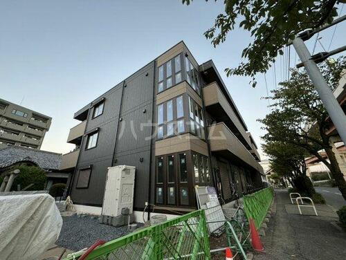 東京都足立区扇２丁目 3階建