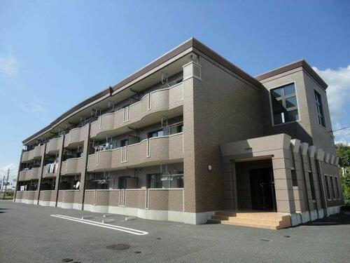 山梨県甲斐市大下条 3階建 築18年4ヶ月