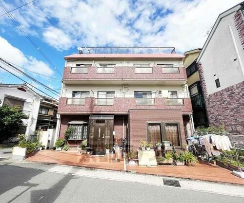 京都府京都市右京区太秦宮ノ前町 3階建
