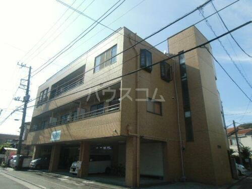 神奈川県横須賀市公郷町３丁目 3階建