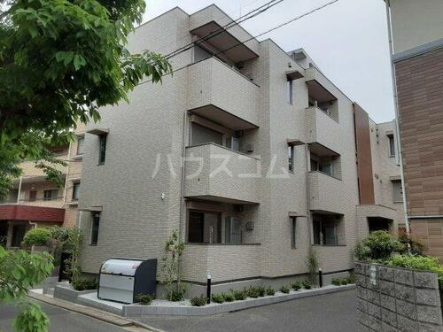 東京都世田谷区宮坂３丁目 3階建